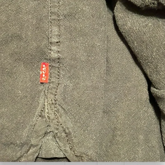 Men’s Levi’s Button Front Shirt XL Gray Pocket Short Sleeves - Picture 6 of 7